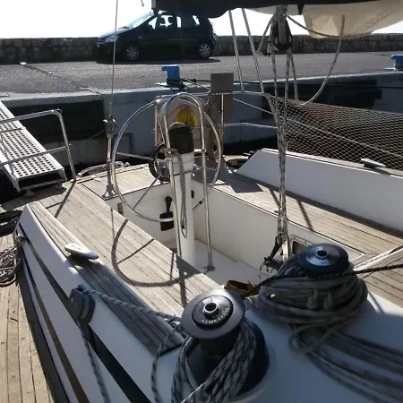 Barca A Vela 12 Metri Boat & Breakfast Formia