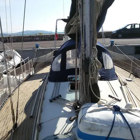 Barca A Vela 12 Metri Boat & Breakfast * Formia