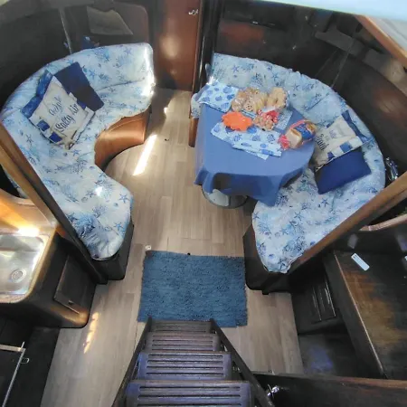 Barca A Vela 12 Metri Boat & Breakfast Botel *